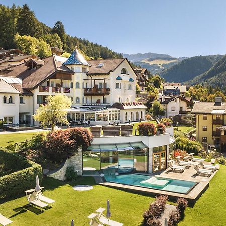 Alpenheim Charming & Spa Hotel Ortisei Ngoại thất bức ảnh
