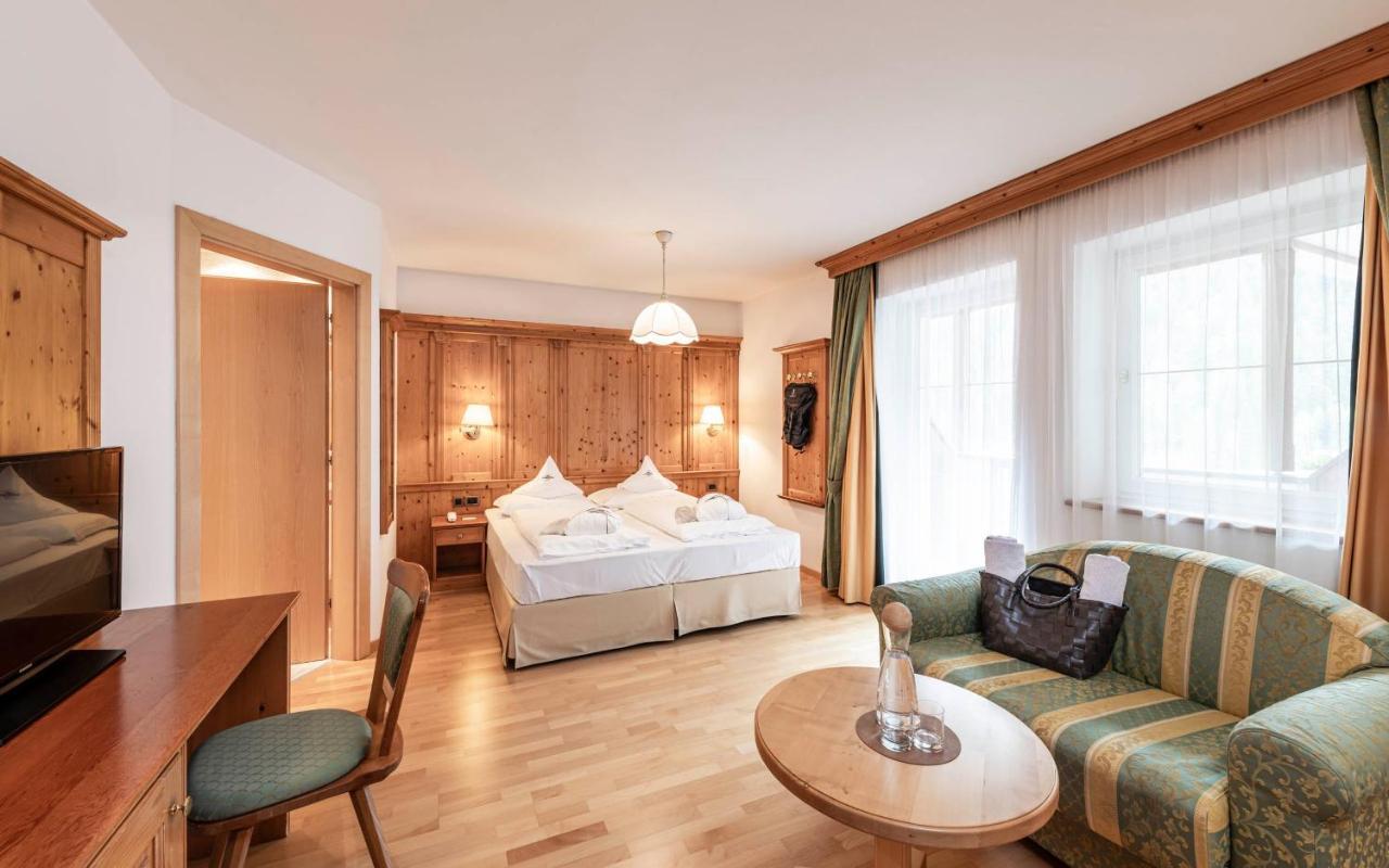 Alpenheim Charming & Spa Hotel Ortisei Ngoại thất bức ảnh