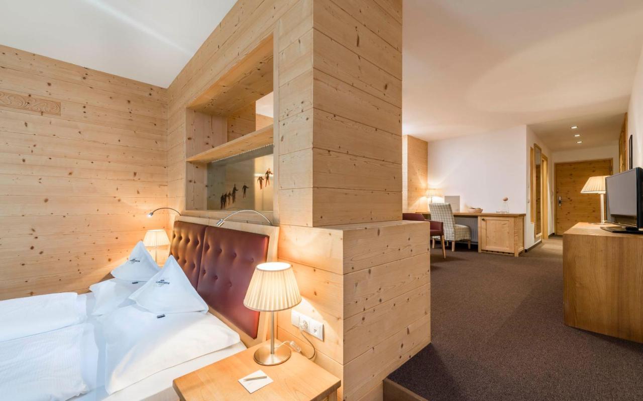 Alpenheim Charming & Spa Hotel Ortisei Ngoại thất bức ảnh