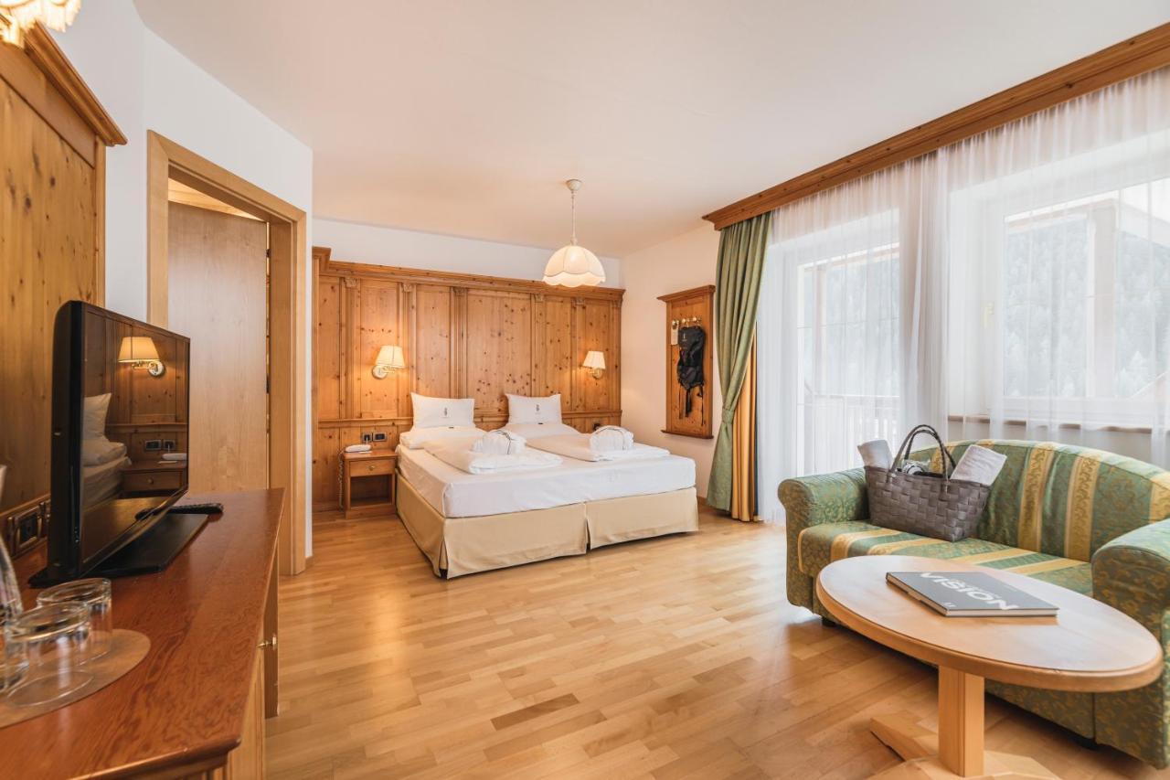 Alpenheim Charming & Spa Hotel Ortisei Ngoại thất bức ảnh