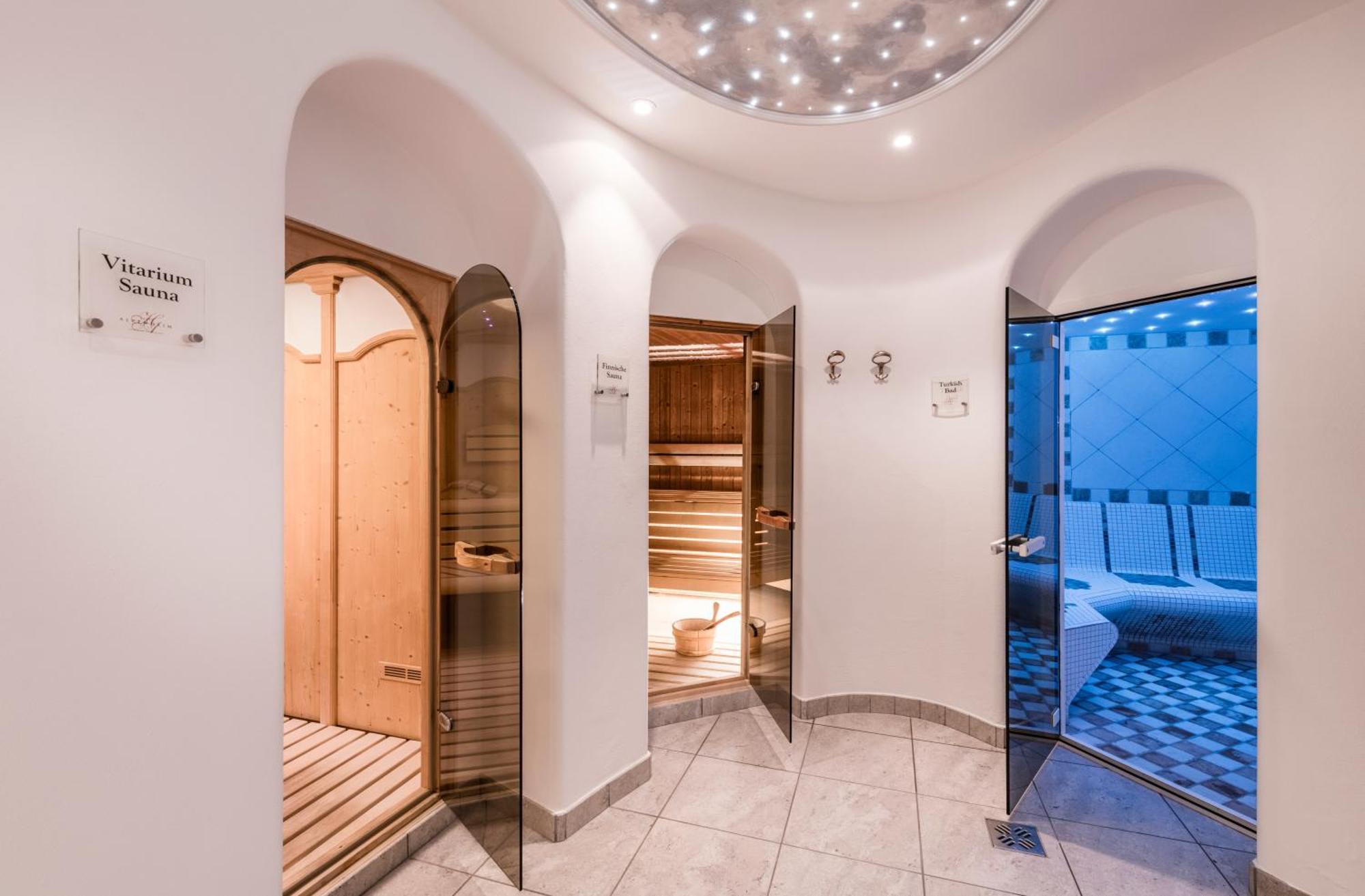 Alpenheim Charming & Spa Hotel Ortisei Ngoại thất bức ảnh