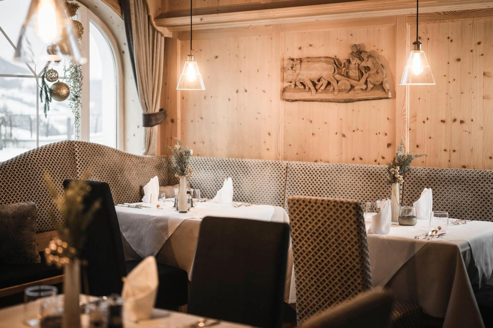 Alpenheim Charming & Spa Hotel Ortisei Ngoại thất bức ảnh