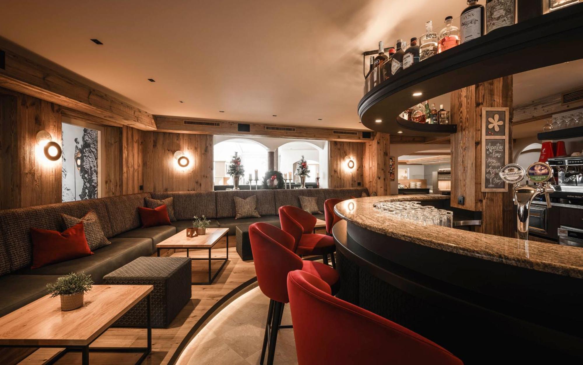 Alpenheim Charming & Spa Hotel Ortisei Ngoại thất bức ảnh