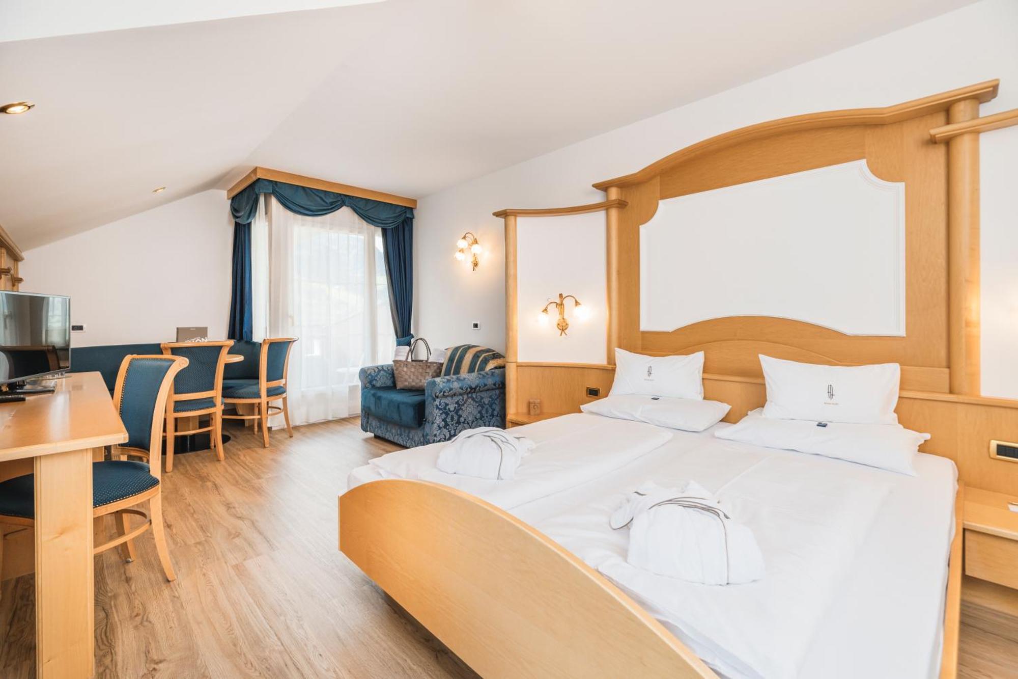 Alpenheim Charming & Spa Hotel Ortisei Ngoại thất bức ảnh