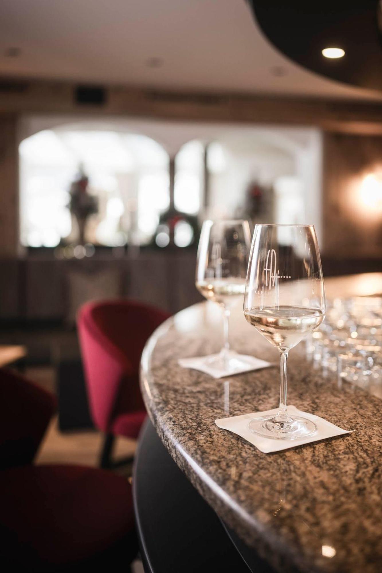 Alpenheim Charming & Spa Hotel Ortisei Ngoại thất bức ảnh