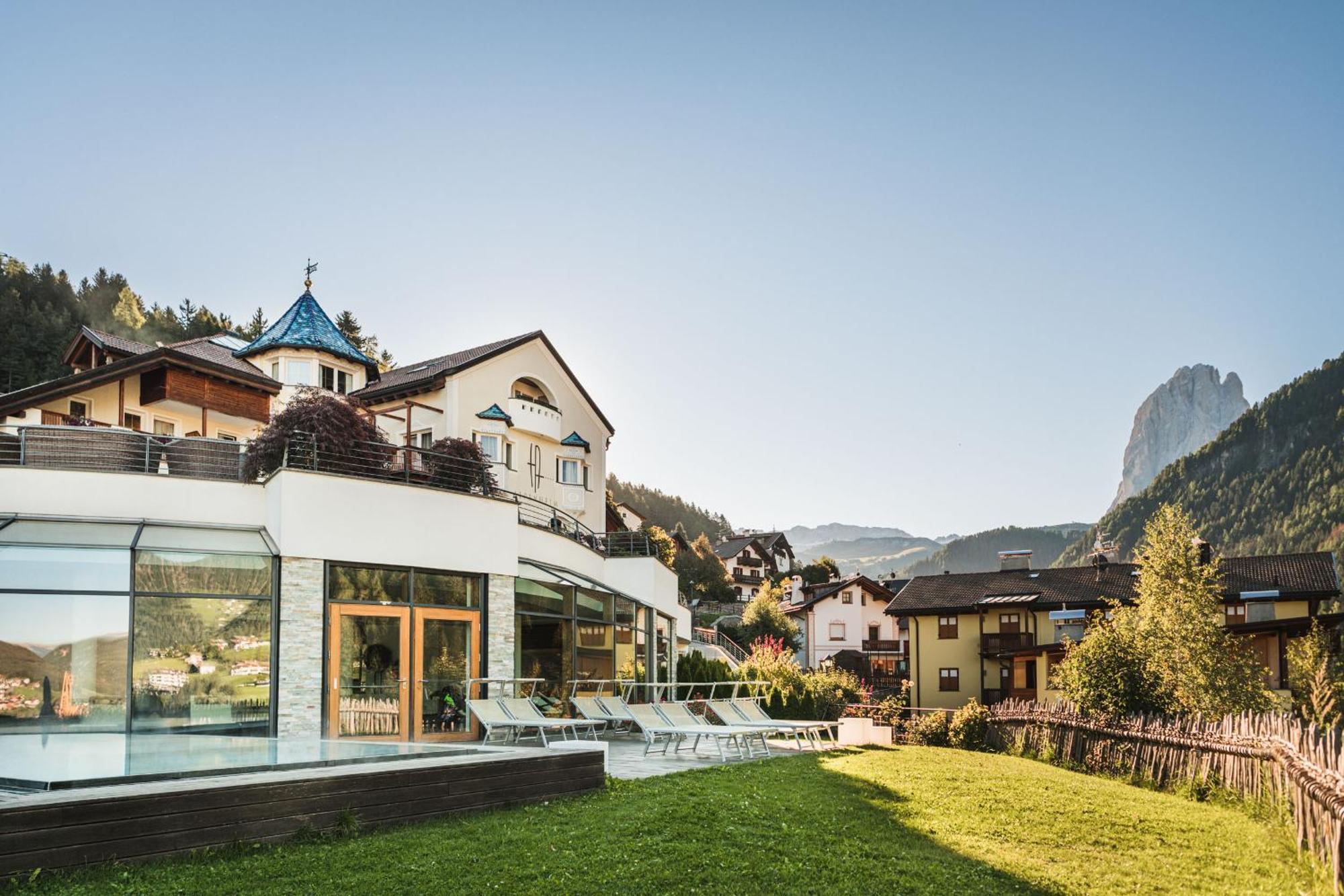 Alpenheim Charming & Spa Hotel Ortisei Ngoại thất bức ảnh