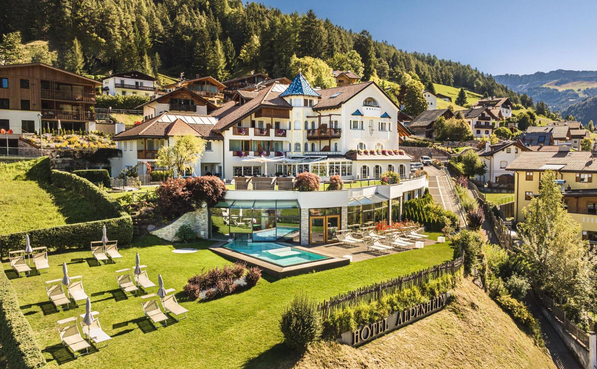 Alpenheim Charming & Spa Hotel Ortisei Ngoại thất bức ảnh