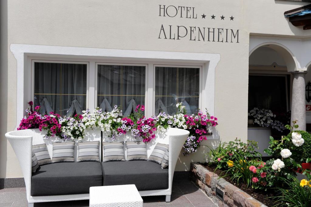 Alpenheim Charming & Spa Hotel Ortisei Ngoại thất bức ảnh