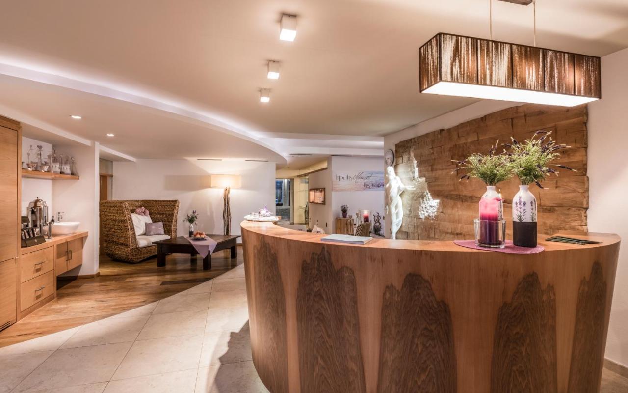 Alpenheim Charming & Spa Hotel Ortisei Ngoại thất bức ảnh
